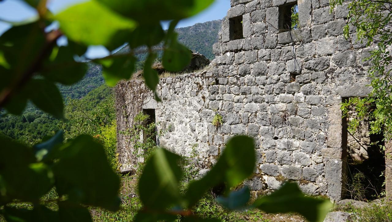 Camp Podkraj Hotel Virpazar Eksteriør billede